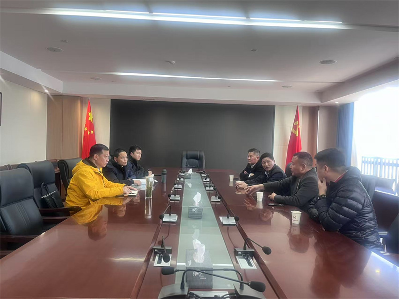 3月6日，浙江寧波徽州商會(huì)、寧波豐潤協(xié)成公司董事長方利年一行赴集團(tuán)考察調(diào)研，潘總、望豐公司陪同調(diào)研座談。.jpg