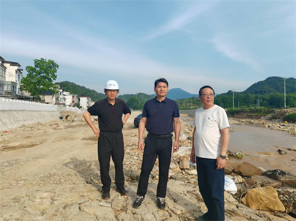 5月30日，程縣長帶隊(duì)檢查桂溪河9標(biāo)工地.jpg