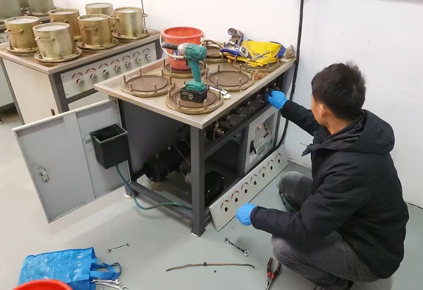 質(zhì)檢公司精耕儀器維保 筑牢建筑質(zhì)量安全防線 - 副本.jpg