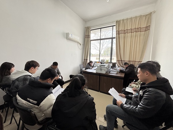 質(zhì)檢公司節(jié)前廉政教育“敲警鐘”廉潔從業(yè)護(hù)發(fā)展 - 副本.jpg