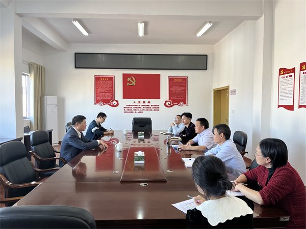 10月14日，常務(wù)副縣長(zhǎng)詹凱赴集團(tuán)調(diào)研指導(dǎo)工作.jpg