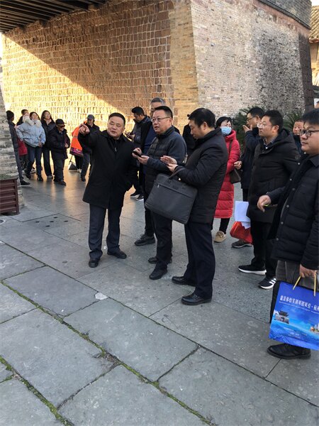 12月24日，洪董陪同汪凱書記調(diào)研古城節(jié)點建設(shè)。.jpg